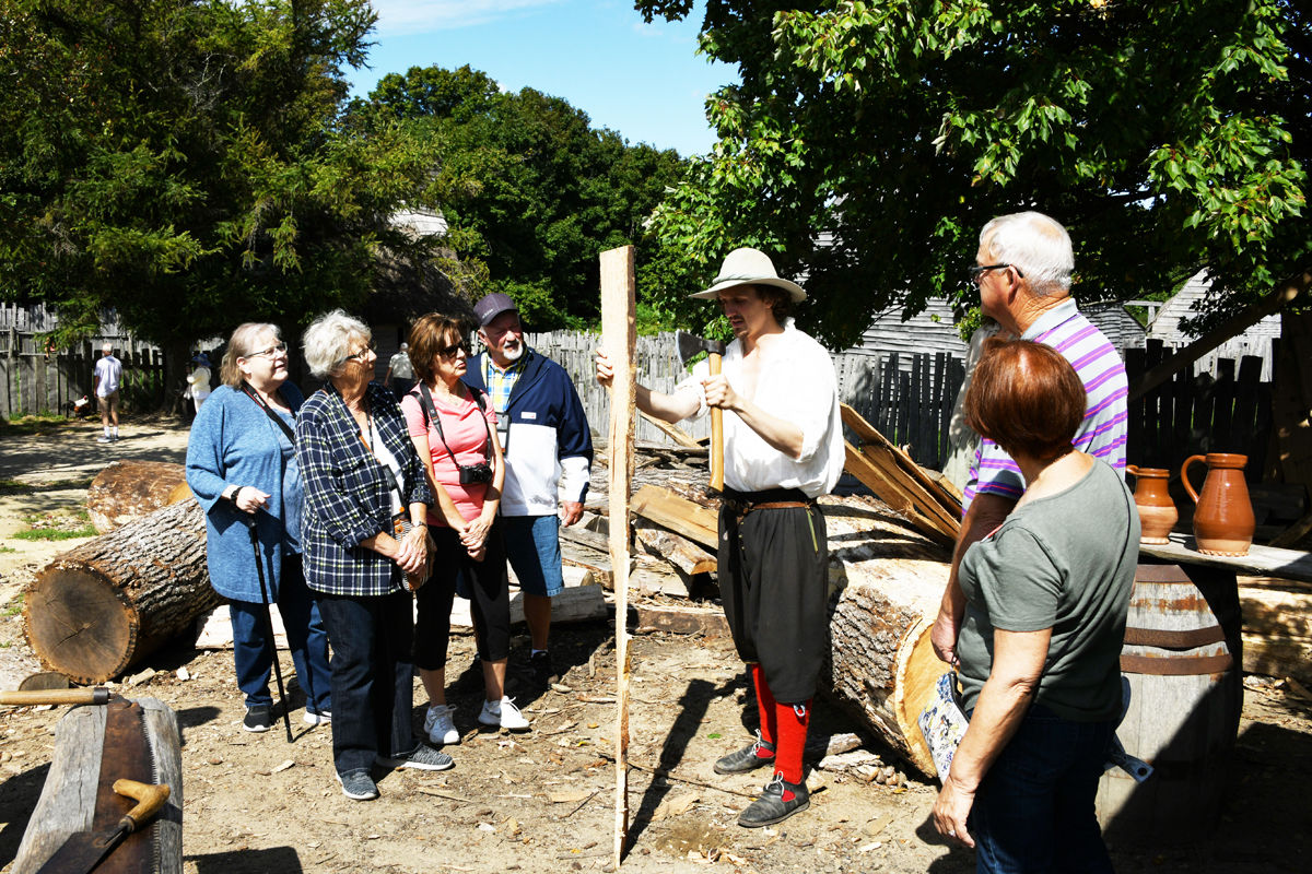 035 B.Friesen, J.Dose, C. and R.Nickel, M. and C. Brown watch as clapboard for siding is made..jpg